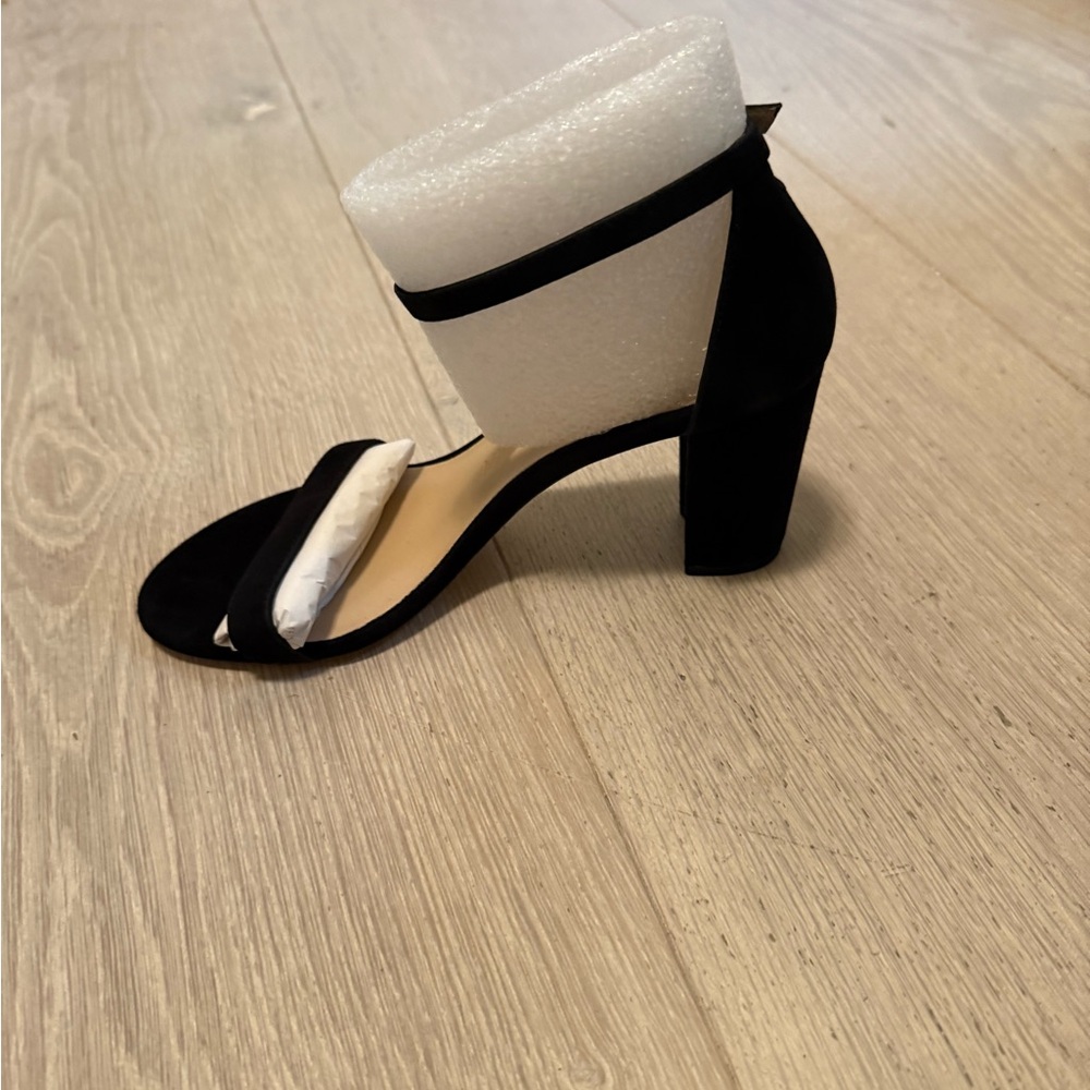 INSANE DEAL BLACK SUEDE HEELS